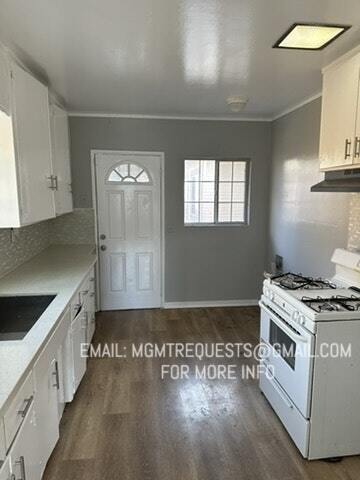 Photo - 3550 Dwight Ave