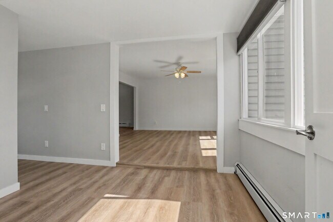 Photo - 92 Burwood Ave Unit 2