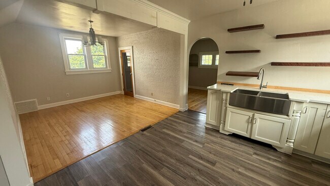 Photo - 325 N Hawley Rd Casa