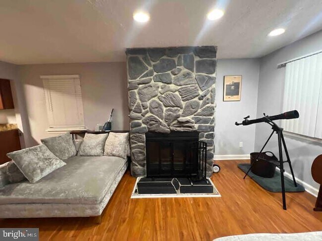Photo - 4903 N Barnaby Ln
