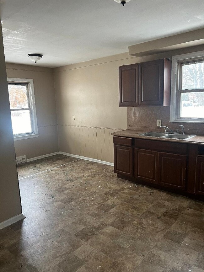 Photo - 18516 Runyon St