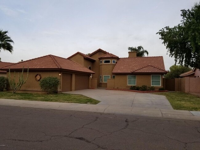 AVAILABLE NOW IN THE SPRINGS ON THE LAKE I... - AVAILABLE NOW IN THE SPRINGS ON THE LAKE I... House