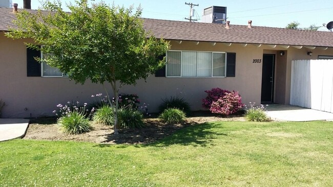 Building Photo - 2541 Encina St Rental