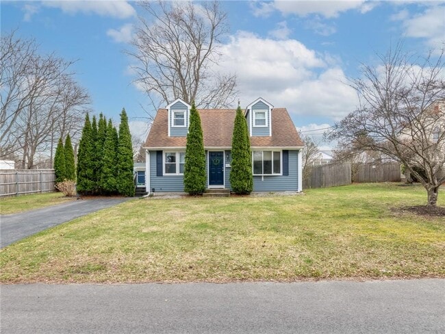 Building Photo - 32 Hamlin Ave