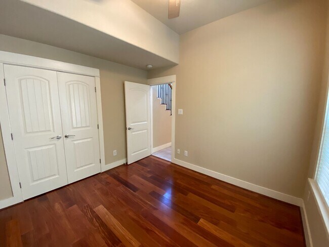 Building Photo - 4514 Depew Ave Unit B