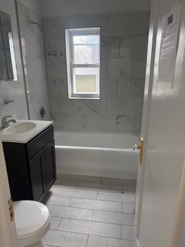 Photo - 17 W Englewood Ave