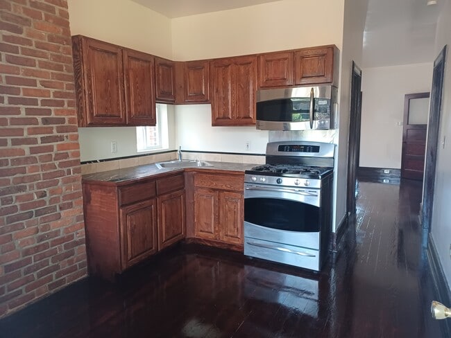 Photo - 266 Bond St Unit 266 Bond S