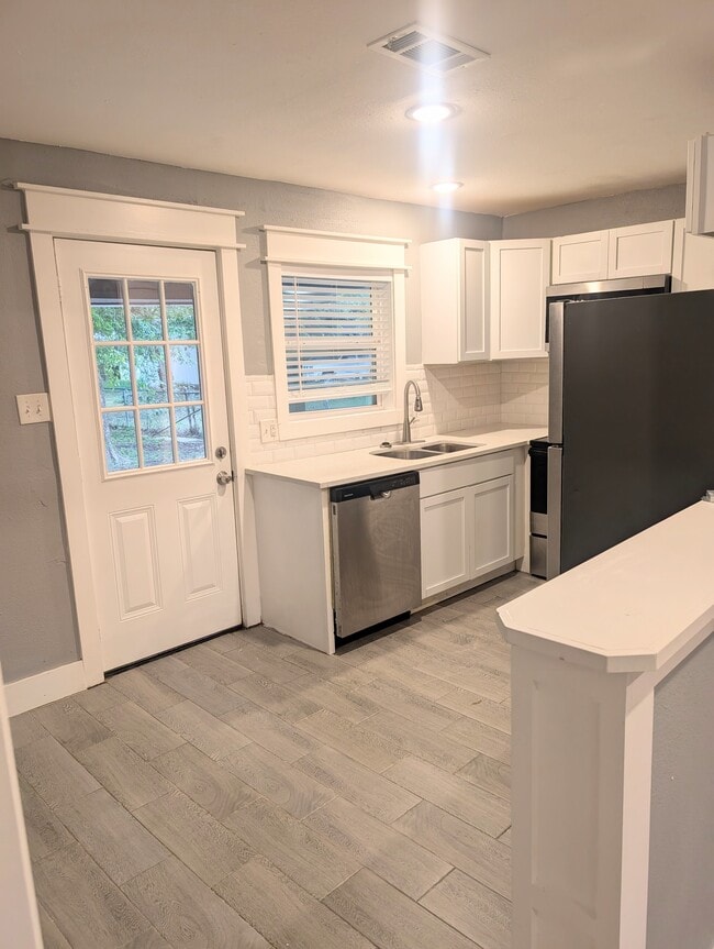 Photo - 414 N Grand Ave