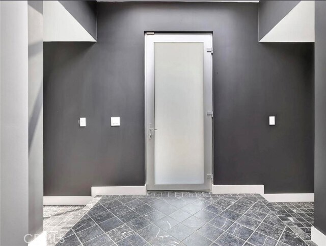 Photo - 6396 Weidlake Dr