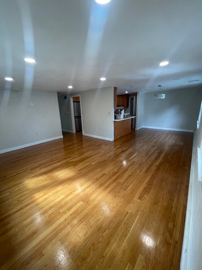 Photo - 81 Nichols Ave Unit 81