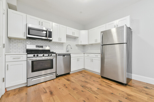 Photo - 155 Chelsea St Condo Unit 3