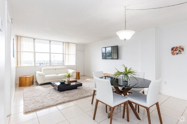 Photo - Grand Island Square