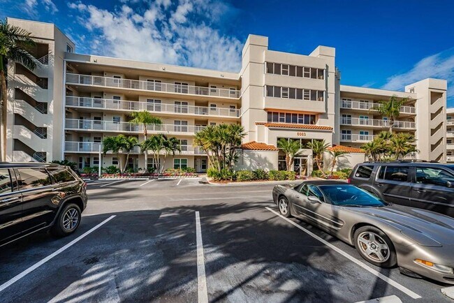 6083 Bahia Del Mar Cir N Unit 460