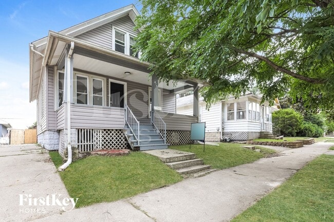 Photo - 814 Bowditch St