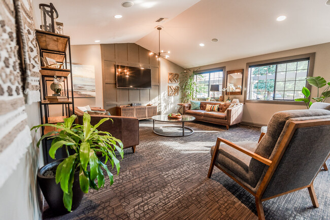 Tacoma Apartments - The Lodge at Madrona Apartments - Clubhouse - The Lodge at Madrona Apartments