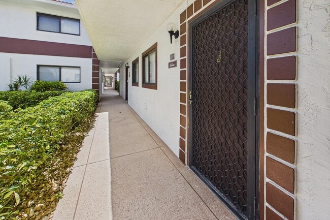 Photo - 15451 Pembridge Dr Unit 203