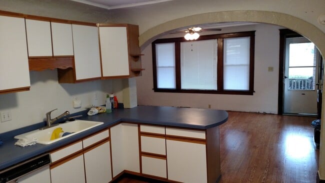 Kitchen - 1031 Arthur Ave Unit 1031