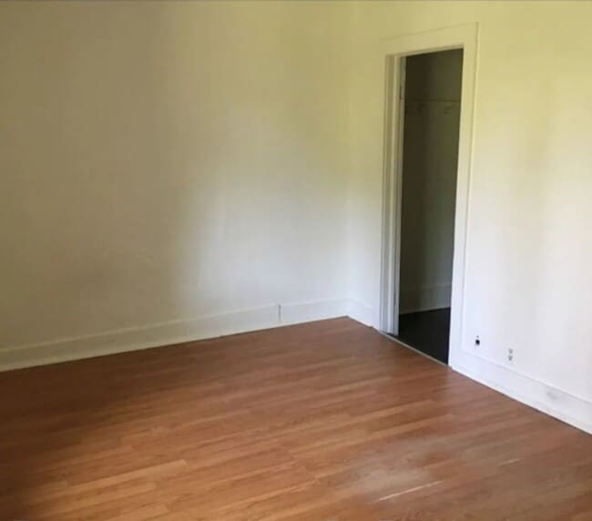 Photo - 5 Bedroom, 2 Bathroom House for Fall Semester