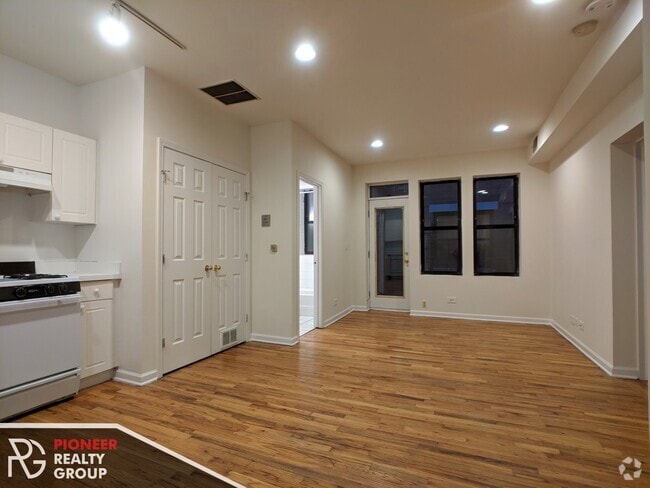 Building Photo - 912 W Dakin St Unit 917-304 Rental