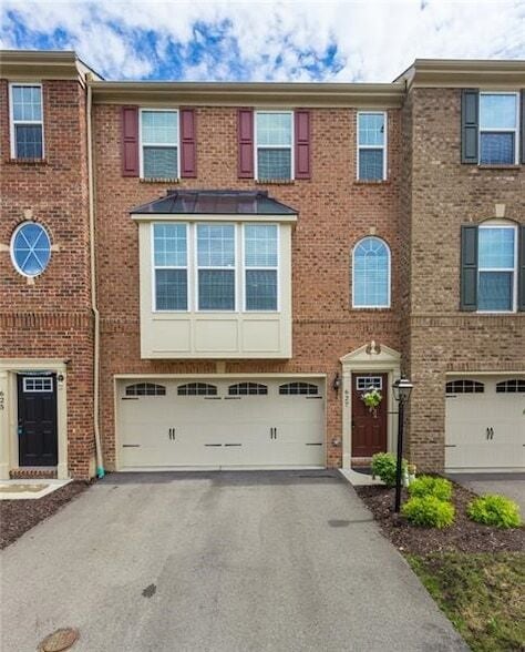 Building Photo - 627 Edison Dr