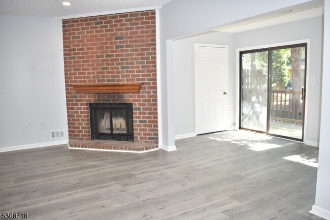 Photo - 7 Kirby Ln