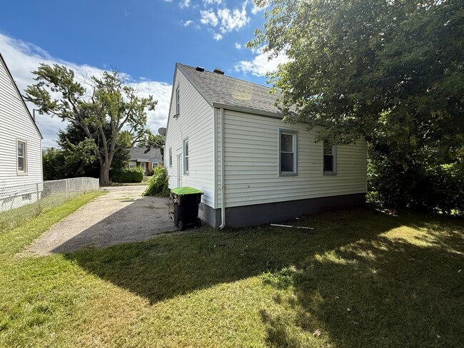 Building Photo - 182 Crystal Lake Dr Rental