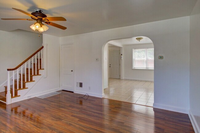 Photo - 730 E Madison St