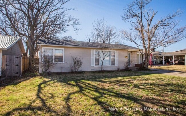 Photo - 2615 45th St