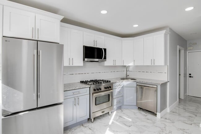 Photo - 325 57th St Unit 1