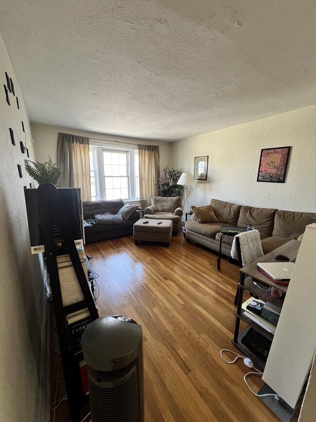 Building Photo - 90 Kilsyth Rd Unit 47 Rental