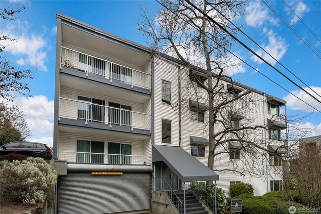 Building Photo - Union Bay Condo 2 bed/1 bath Unit 12