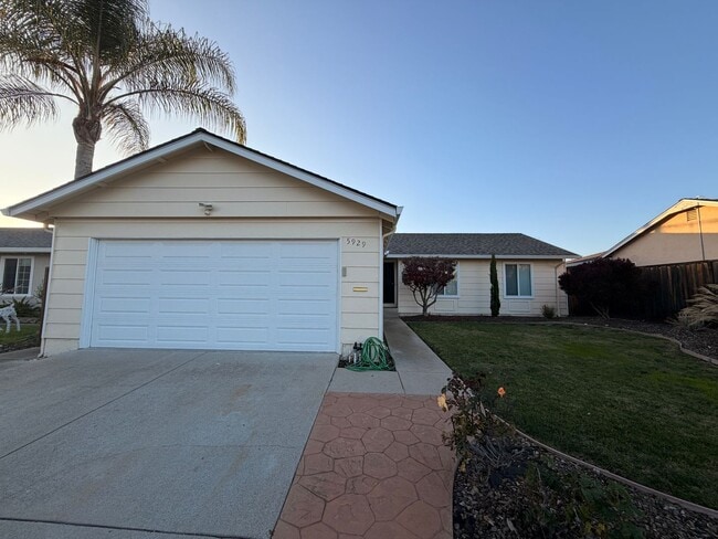Building Photo - 4 Bed 2 Bath Home in San Jose! | $4,495