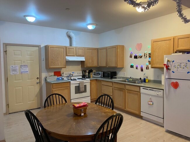 Photo - New England Apartments