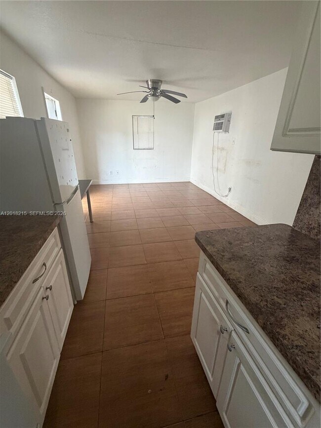 410 N 58th Ave