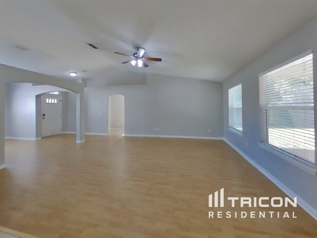 Photo - 2492 Bentwater Dr W