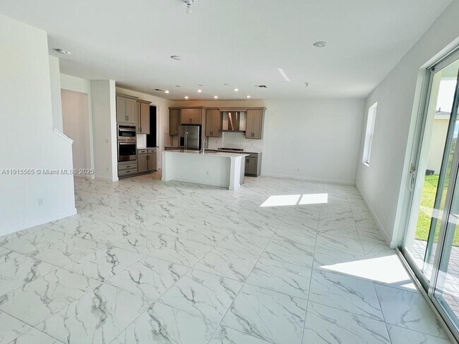 Photo - 1079 Haywagon Trl