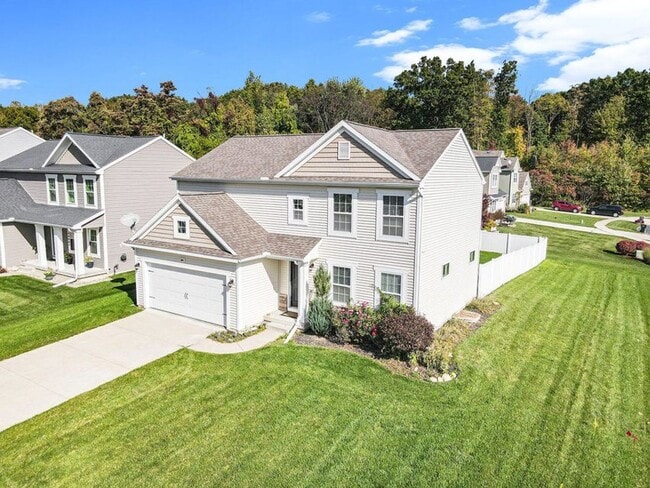 Building Photo - Three Bedroom Home in Kalamazoo