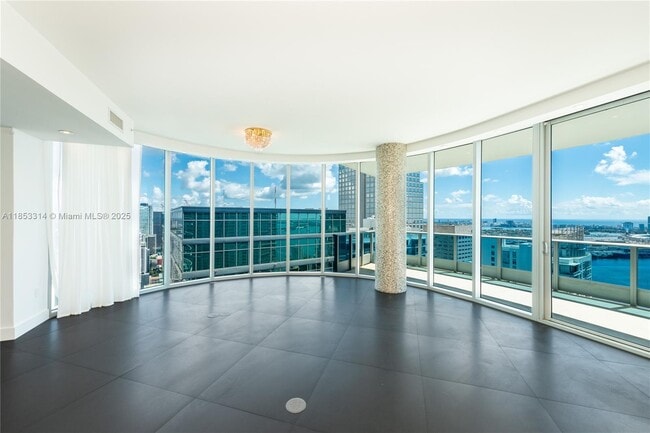 Photo - 200 Biscayne Boulevard Way