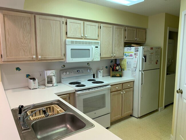 Photo - Walk to Beach, Furnished, 2 Bedroom, 2 Bat...