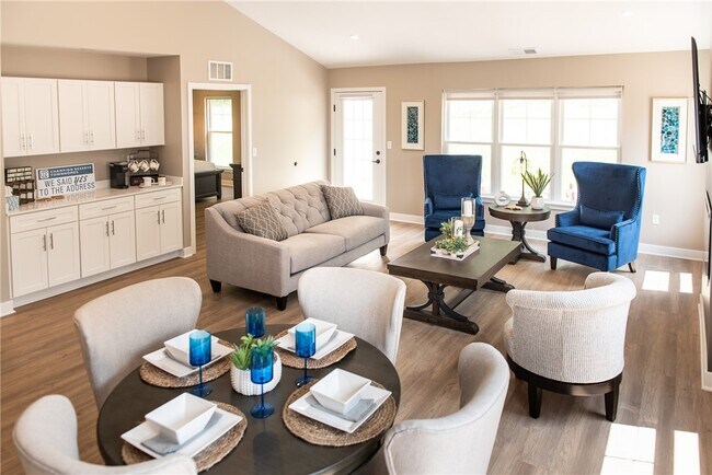 Photo - 594 Championship Dr