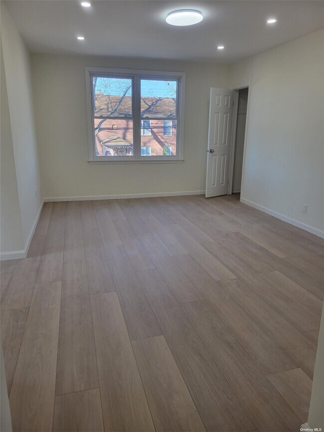 Photo - 23-09 150th St