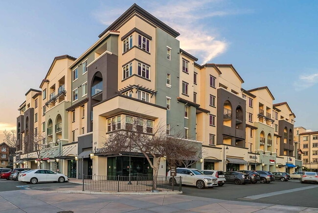 Building Photo - Via Rental