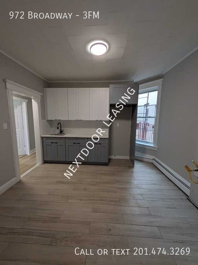 Building Photo - 972 Broadway-3FM Unit 3FM