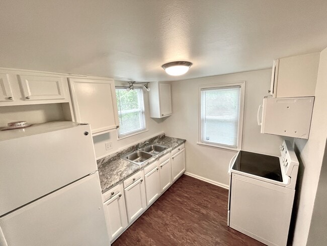 Photo - 1806 Harold Pl