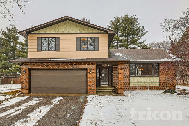 Photo - 19955 Chili Ave W