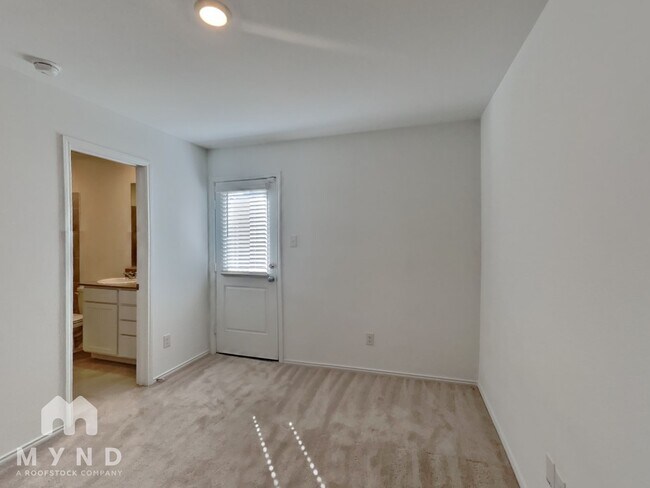 Photo - 8739 Cottage Crk Dr Unidad 53