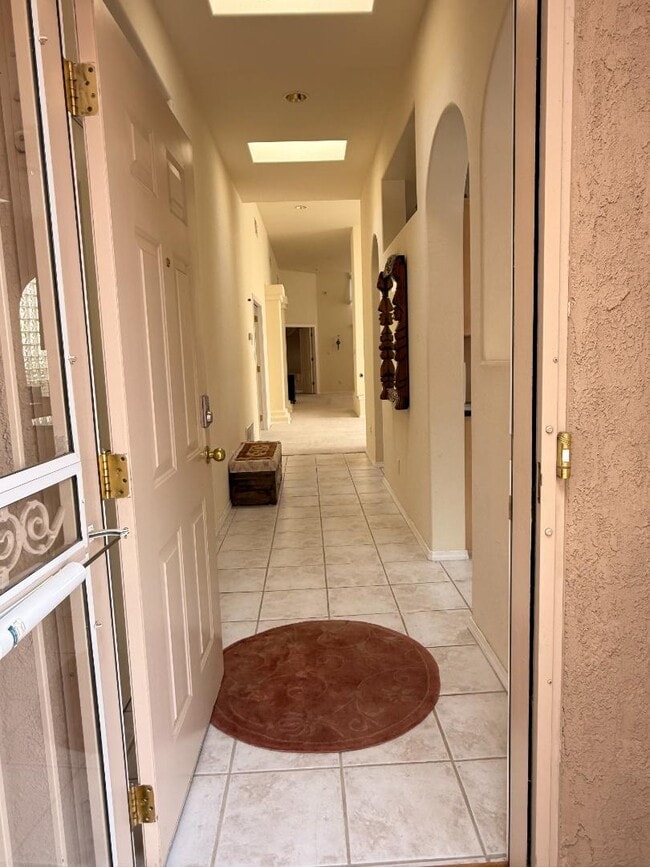 Photo - 711 Tramway Pl NE