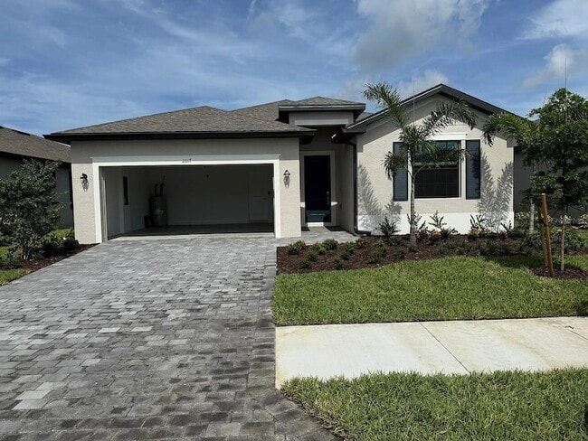 Building Photo - 2017 Gardenia Ave