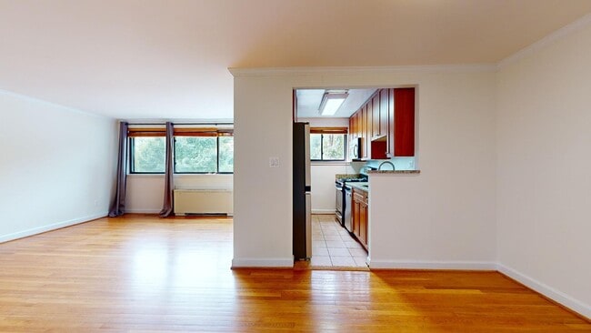 Building Photo - 2725 39th St NW Unit 403