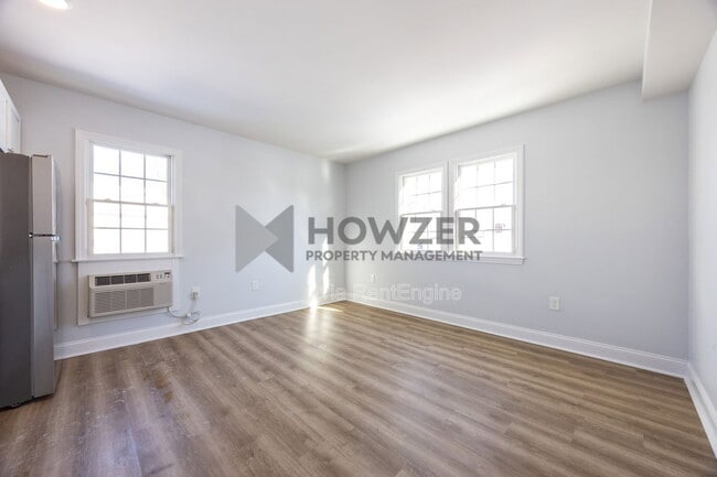 Photo - 50 Yarmouth Rd